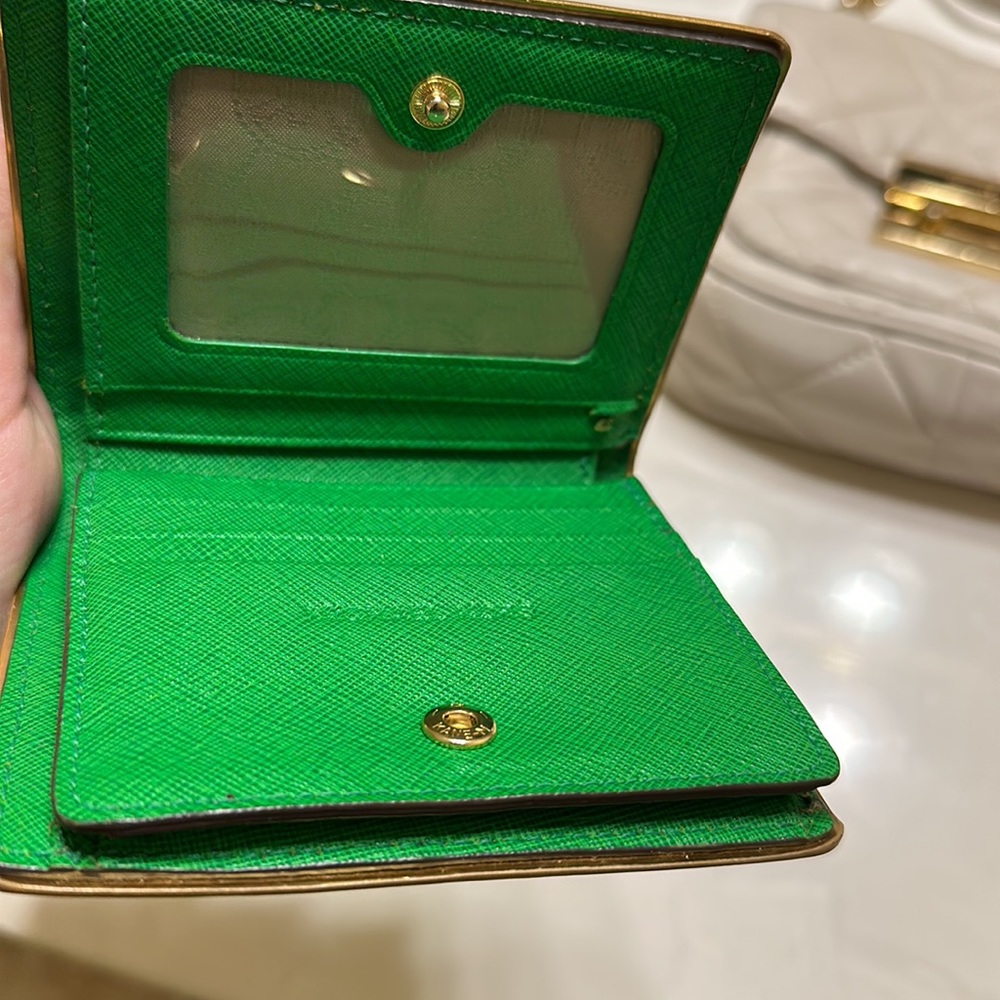 Michael Kors Green Saffiano Leather Wallet with Gold Logo - Picture 4 of 4